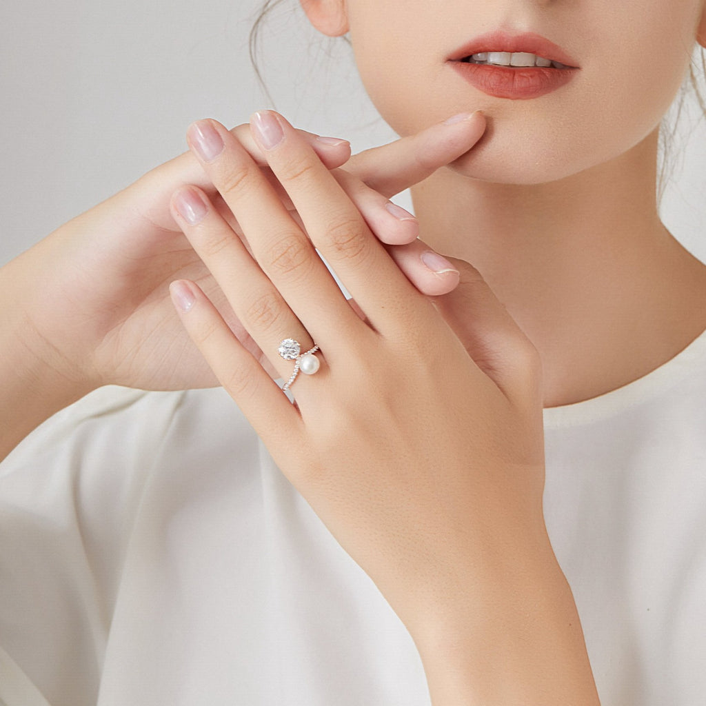 Pearl moissanite V-shaped ring RI008